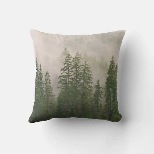 霧がかった霧の森の木 クッション (裏面)