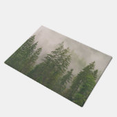 霧がかった霧の森の木 ドアマット (アングル)