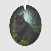 霧が立った森の中で、ふわふわした黒猫 オーナメント (正面)