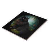 霧が立った森の中で、ふわふわした黒猫 タイル (側面)