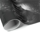 霧が立った森の中で、ふわふわした黒猫 ラッピングペーパー (ロールコーナー)