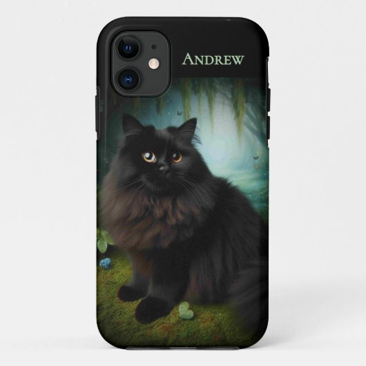 霧が立った森の中で、ふわふわした黒猫 Case-Mate iPhoneケース (裏面)