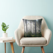 霧が立った森の中を日光が差し込む クッション (椅子)