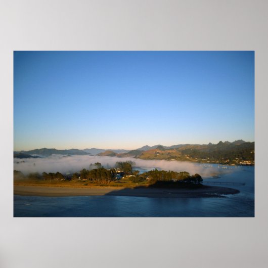 霧に包まれたパウアヌイ半島 ポスター (正面)