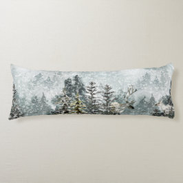 霧に覆われた山の雪に覆われた森林のシカ ボディピロー