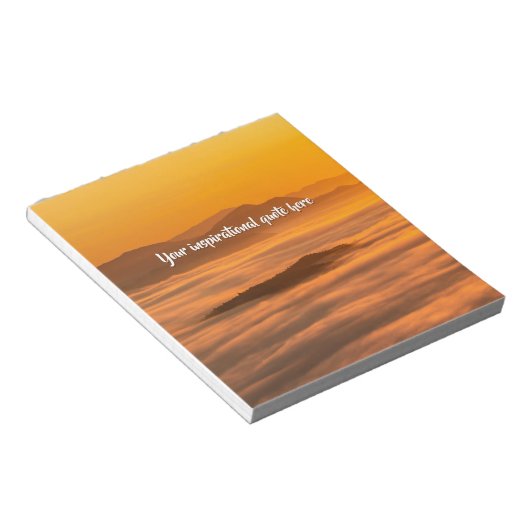 霧のカスタム風景の上にあなたの文字の日の出 ノートパッド (アングル)