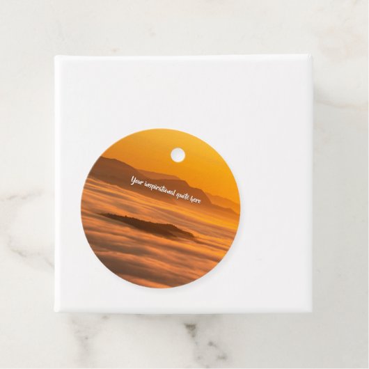 霧のカスタム風景の上にあなたの文字の日の出 フェイバータグ (インサイチュ)