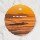 霧のカスタム風景の上にあなたの文字の日の出 フェイバータグ (正面)