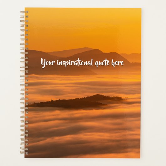 霧のカスタム風景の上にあなたの文字の日の出 プランナー手帳 (正面)