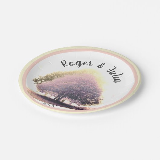 霧のカラフルライムの木の天候のカスタマイズ可能 ペーパープレート (アングル)