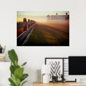 霧のモーニングファーム |日の出のフェンス ポスター (ホームオフィス)