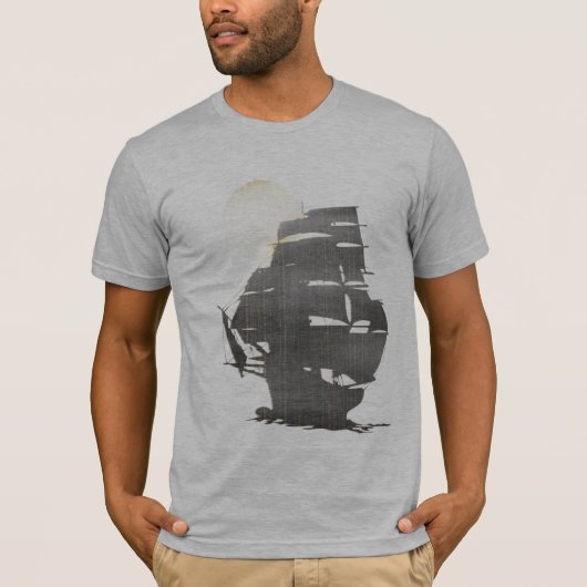 霧のヴィンテージの海賊船 Tシャツ (正面)