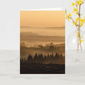霧の丘の風景転が上の日の出 カード (黄色い花)