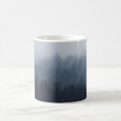 霧の中に森がある山 コーヒーマグカップ (中央)