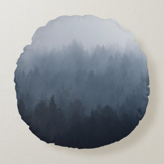 霧の中に森がある山 ラウンドクッション (正面)