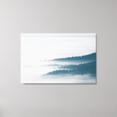 霧の中の丘の表示 キャンバスプリント (正面)