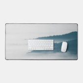 霧の中の丘の表示 デスクマット (キーボード&マウス)