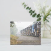 霧の中の鉄道機関車 ポストカード (スタンド正面)
