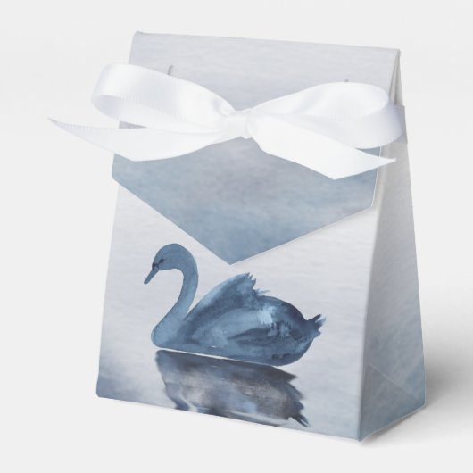 霧の反射 | Moody Dusty Blue Swan on Lake フェイバーボックス (正面サイド)