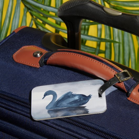 霧の反射 | Moody Dusty Blue Swan on Lake ラゲッジタグ (正面インサイチュ3)