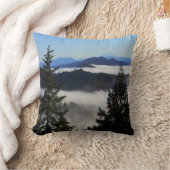 霧の向こうのシャスタ山… クッション (ブランケット)