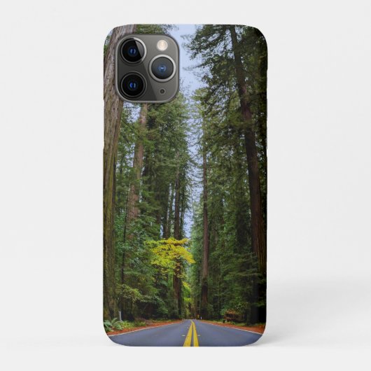 霧の多いセコイア林を通るまっすぐな道 Case-Mate iPhoneケース (裏)