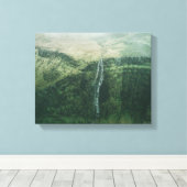 霧の多い天気の間の滝の空中写真 キャンバスプリント (インサイチュ (ウッドフロア))