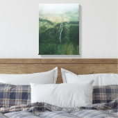 霧の多い天気の間の滝の空中写真 キャンバスプリント (インサイチュ (寝室))