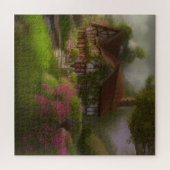 霧の多い田舎のガーデンシーンのチューダーコテージ ジグソーパズル (横)