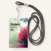 霧の多い鉄道跡の風光明媚な写真 バッジ (裏面ランヤード)