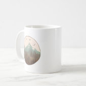 霧の山のピーク – 穏やかな森の風景 コーヒーマグカップ (正面左)