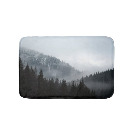 霧の山の森:風光明媚な風景 バスマット (正面)