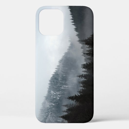 霧の山の森：風光明媚な風景 Case-Mate iPhoneケース (裏面)
