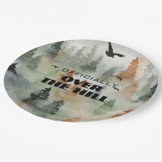 霧の森が公式に丘の上にプレート ペーパープレート (アングル)