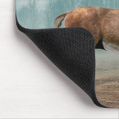 霧の深い森の中の一人の鹿 マウスパッド (コーナー)