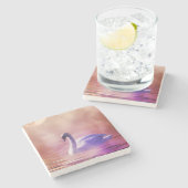 霧の深い湖に浮かぶ白い白鳥 ストーンコースター (横)