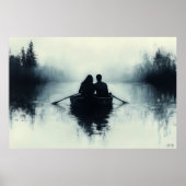 霧の深い湖のミニマル主義者でボートでロマンチックなカップル ポスター (正面)