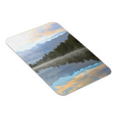 霧の湖の木々反射の静かな自然写真 マグネット (右側)