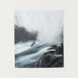 霧の神秘的な朝に滝をカスケード タペストリー