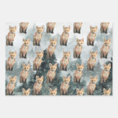 霧の立った森の中の赤いキツネの子 ラッピングペーパーシート (正面)