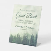 霧の緑の松の木々は私たちのゲストブックに署名 台座サイン (正面)