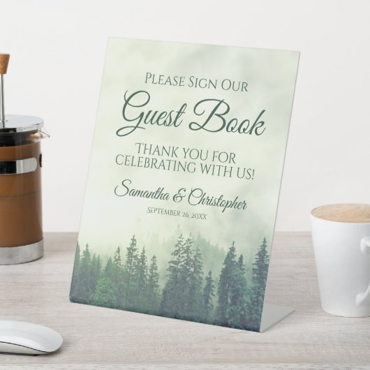 霧の緑の松の木々は私たちのゲストブックに署名 台座サイン (インサイチュ)