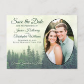 霧の緑の松の木の楕円形の写真を保存する日付 案内ポストカード (正面)