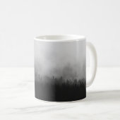 霧を有する木のシルエット コーヒーマグカップ (正面右)