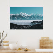 霧威厳のあるの谷を越えて登る山々 ポスター (キッチン)