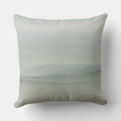 霧深いタスカニーのパステル調の朝 クッション (裏面)