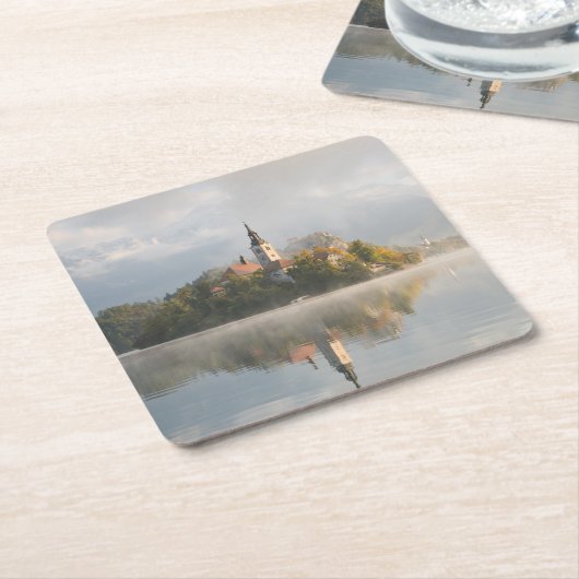 霧深い出血させた湖の日の出のコースター スクエアペーパーコースター (アングル)