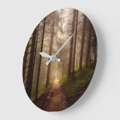 霧深い森林道 ラージ壁時計 (傾斜)