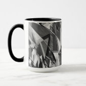 霧雨が降る黒いイメージの上に灰色の縞が見える マグカップ (左)