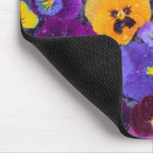 露で鳥風呂に浮かんでいるパニ色の花 マウスパッド (コーナー)